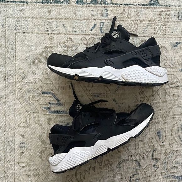 Nike Air Huarache  - Picture 4 of 10